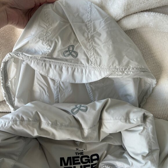 Aritzia TNA the Mega Puff Short Jacket - Picture 8 of 14